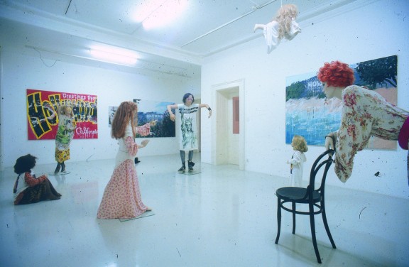Elke Krystufek, vue de l'exposition, 1999