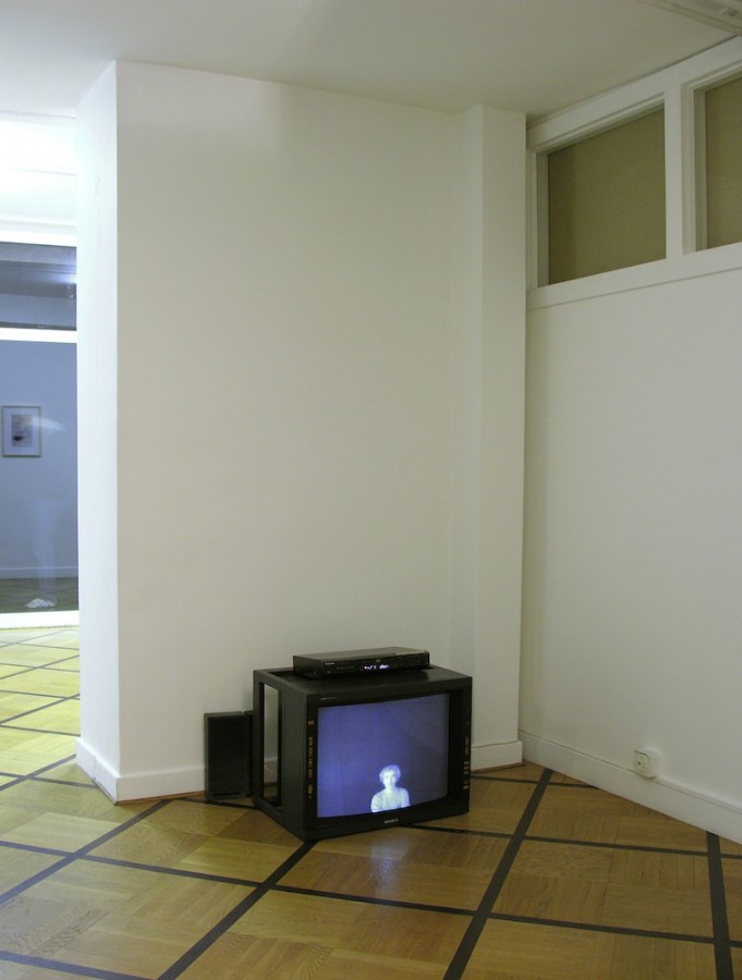 Gianni Motti, vue de l'exposition Perpetual Channel, Centre d'édition contemporaine , Genève, 2006. Photo: © Beat Lippert