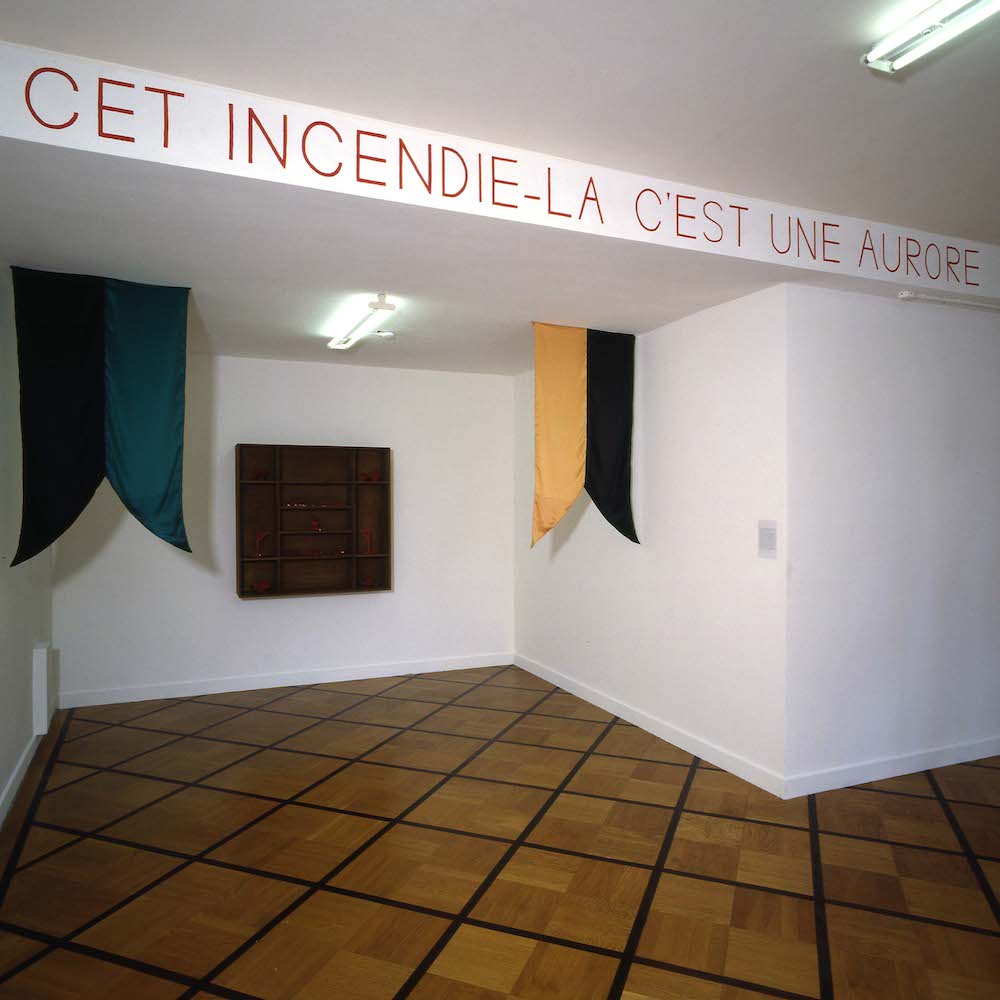 Mai-Thu Perret, vue de l'exposition <em>Love thy sister like thyself</em>, Centre d'édition contemporaine, Genève, 2004. 