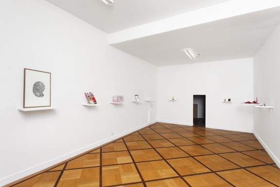 View of the exhibition Editions vs objets, Centre d'édition contemporaine, Genève, 2009