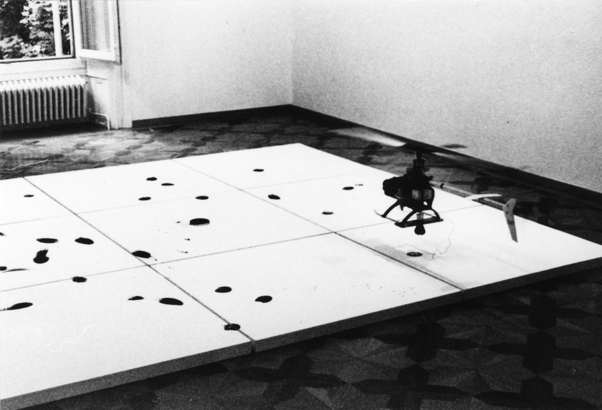 Roman SignerInstallation hélicoptère, 1990