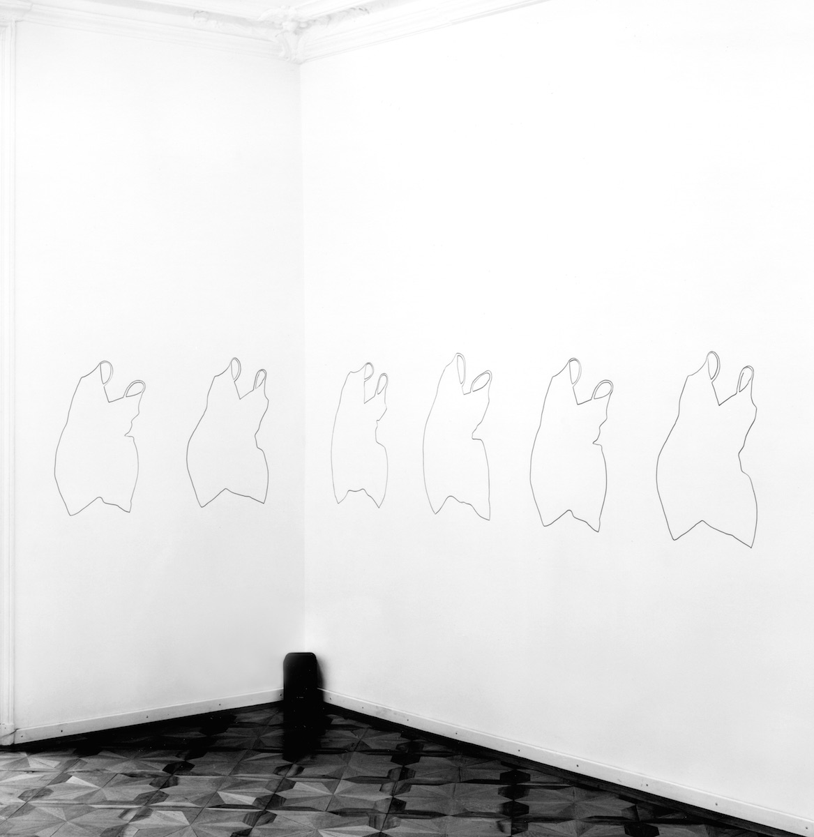 Kristin Oppenheim, vue de l'exposition, 1996