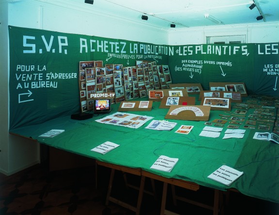 Thomas Hirschhorn, Les Plaintifs, les Bêtes, les Politiques, 1995