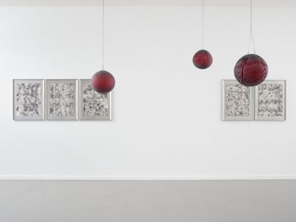 View of the exhibition Guillaume Dénervaud, Surv’Eye, CEC, February 2021. © Sandra Pointet. Strata, series of sandblasted crystal spheres produced as a part of the Fondation d’entreprise Hermès Artists' Residency program, 2020.